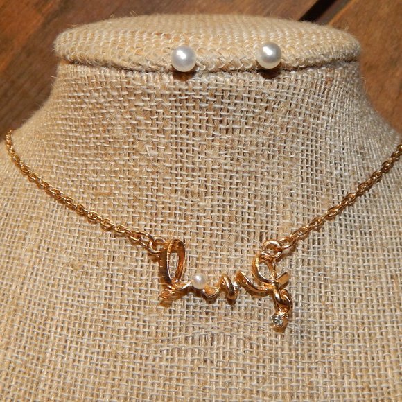 Jewelry - <3  Cursive "Love" w/Pearl for "O" Necklace  <3